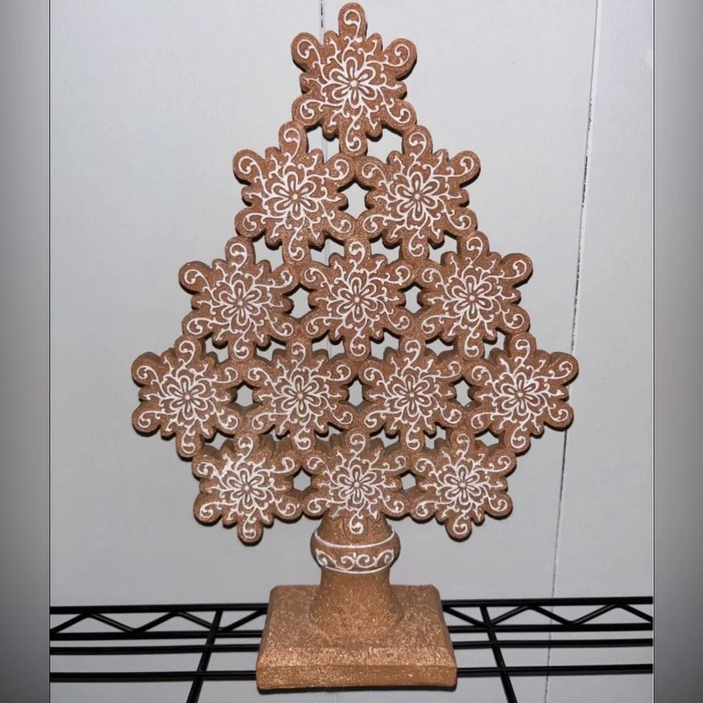 Gingerbread tree decor - Picture 1 of 1